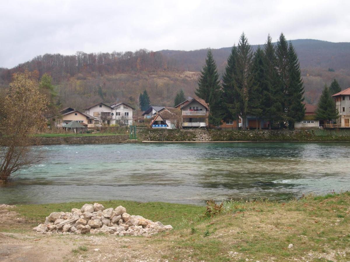 Alfa Appartement Kulen Vakuf Buitenkant foto