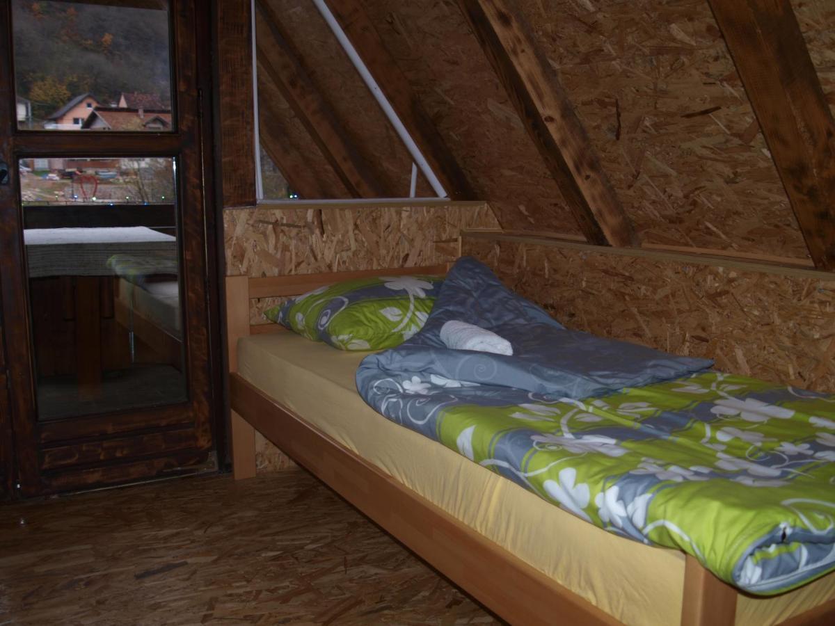 Alfa Appartement Kulen Vakuf Buitenkant foto